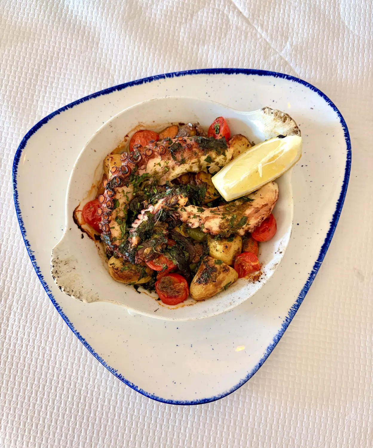 Poulpe rôti et ses légumes