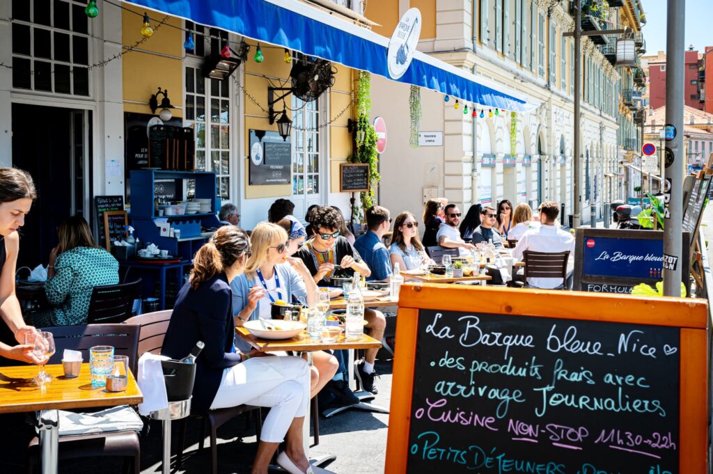 Restaurant ouvert non stop de 9h30à 22h sur le port de Nice